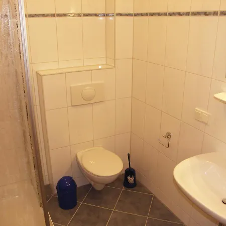 Gaestehaus Stephanie ゲストハウス Ilbesheim