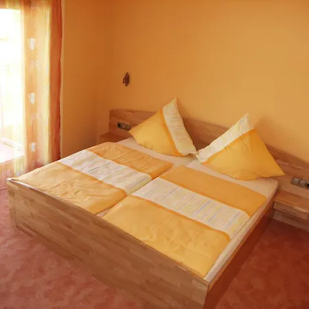 Gaestehaus Stephanie ゲストハウス